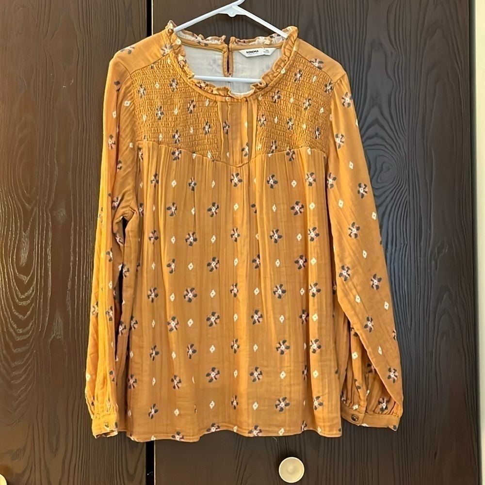 Sonoma gold, long sleeved gold blouse with flowers. Size XXL NWT